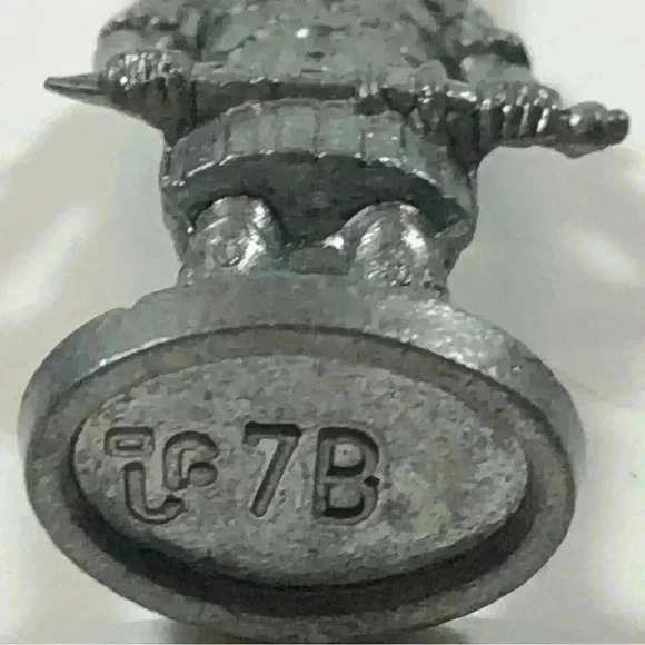 Tiny replica Roman  military figurines circa 50 AD. 1/4” tall, zinc alloy - Picture 6 of 14